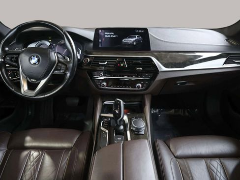 Used 2017 BMW 540i xDrive image 18