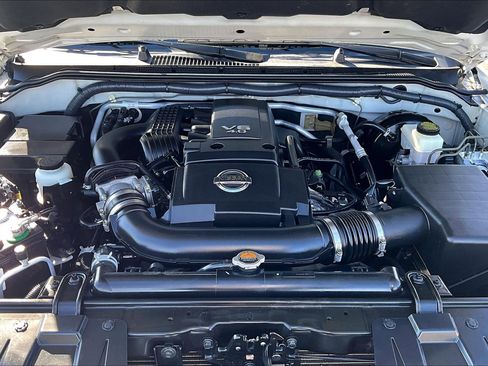 Used 2018 Nissan Frontier SV image 9