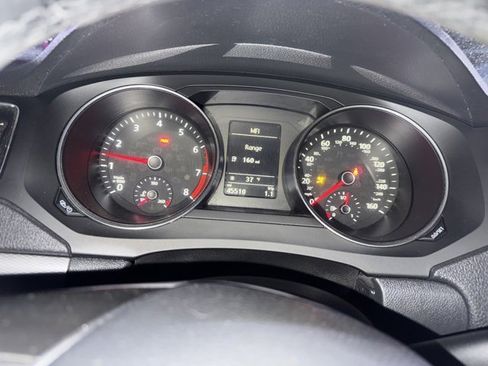 Used 2017 Volkswagen Jetta SE image 10