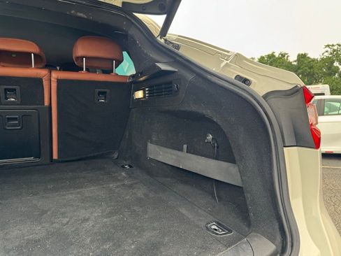 Used 2019 Maserati Levante image 40