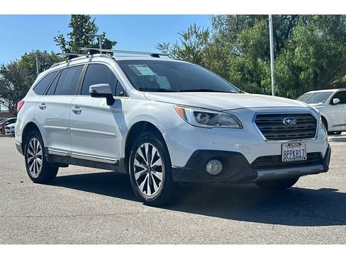 Used 2017 Subaru Outback 3.6R Touring AWD/4WD image 8