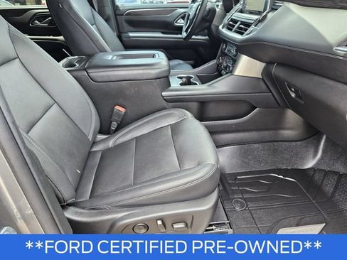 Used 2022 Chevrolet Tahoe Z71 w/ Luxury Package AWD/4WD image 9
