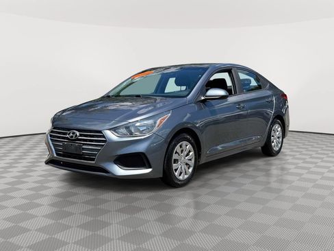 Used 2018 Hyundai Accent SE FWD image 2