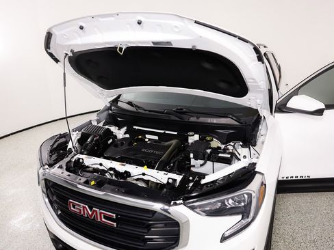 Used 2021 GMC Terrain SLE w/ Driver Convenience Package image 12