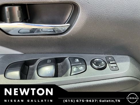 Used 2024 Nissan Kicks SR w/ SR Premium Package FWD image 11