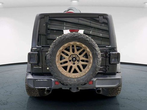 Used 2018 Jeep Wrangler Rubicon AWD/4WD image 15
