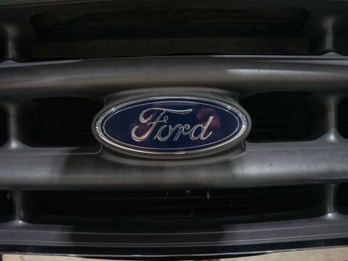 Used 1999 Ford F250 XLT image 21