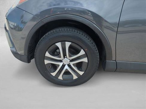 Used 2017 Toyota RAV4 LE image 22