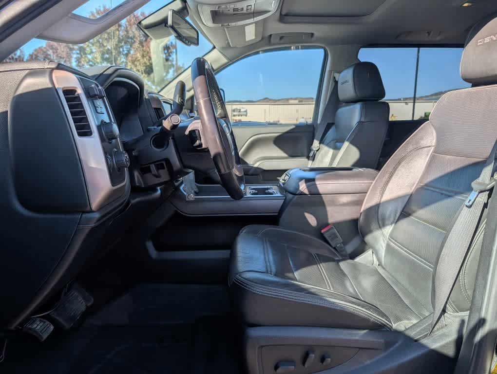 Used 2019 GMC Sierra 3500 Denali w/ Duramax Plus Package AWD/4WD image 30