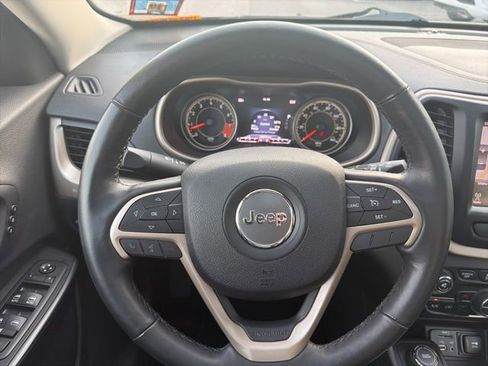 Used 2015 Jeep Cherokee Limited w/ Luxury Group image 17