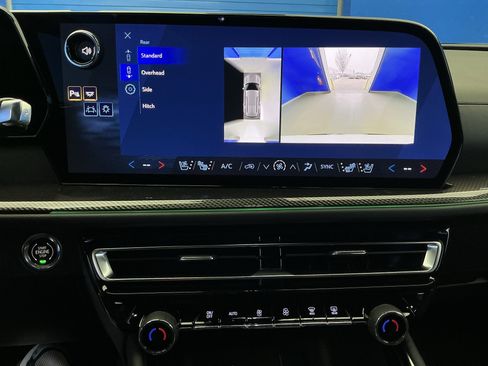 New 2026 Chevrolet Traverse High Country w/ LPO, Floor Liner Package AWD/4WD image 20