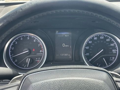 Used 2018 Toyota Camry SE FWD image 10