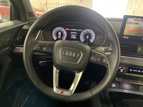 Certified 2025 Audi Q5 2.0T Premium Plus w/ Premium Plus Package image 17