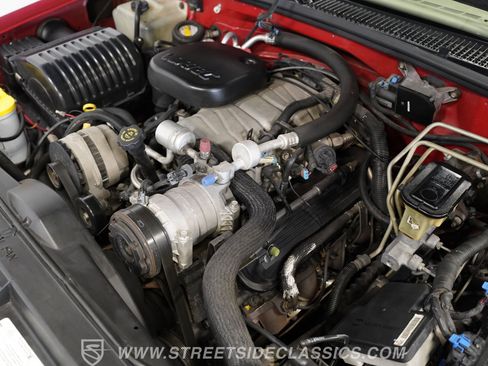 Used 1999 Chevrolet Suburban 2500 w/ Preferred Equipment Group 2 image 40