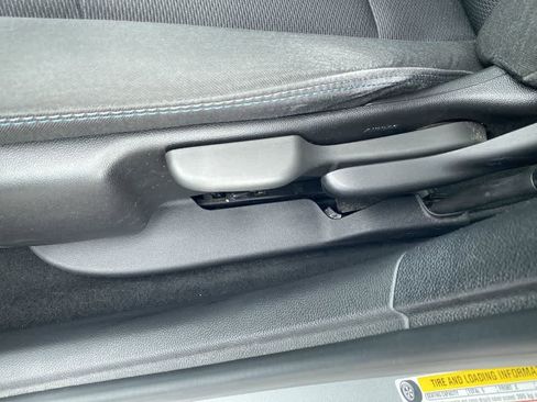 Used 2017 Chevrolet Cruze LT image 12