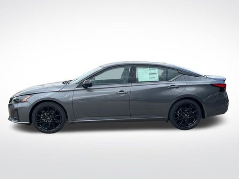 New 2026 Nissan Altima 2.5 SR w/ SR Midnight Edition Package FWD image 2