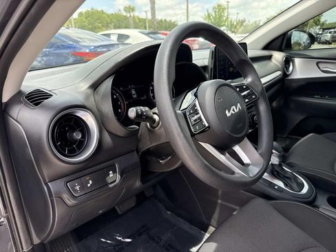 Used 2022 Kia Forte LXS w/ LXS Technology Package FWD image 24