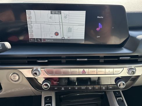 New 2025 Kia Telluride S image 17