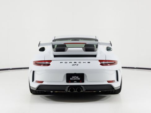 Used 2018 Porsche 911 GT3 RWD image 4