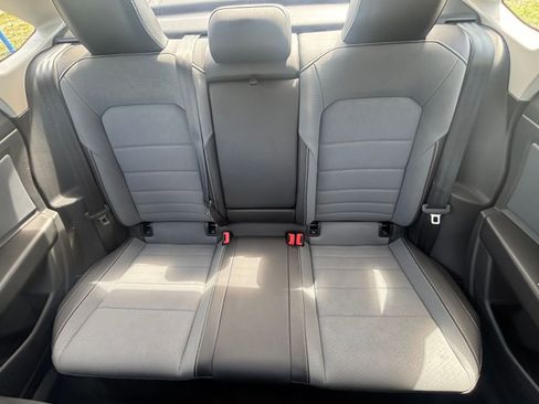 Used 2025 Volkswagen Jetta SE FWD image 40