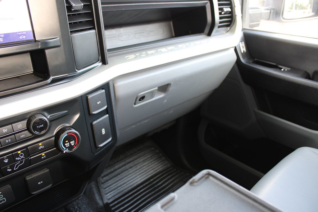 Used 2023 Ford F550 4x4 Regular Cab Super Duty image 32