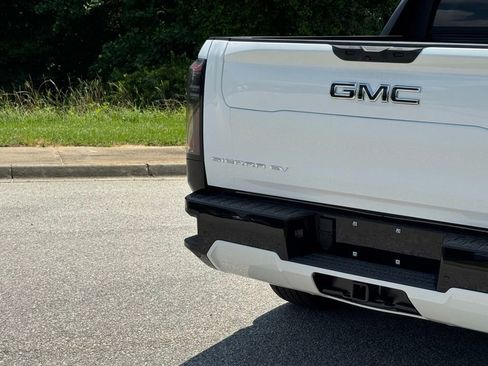 New 2025 GMC Sierra EV Denali image 15