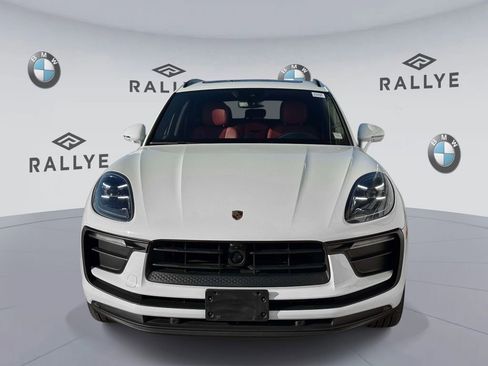 Used 2023 Porsche Macan AWD/4WD image 2