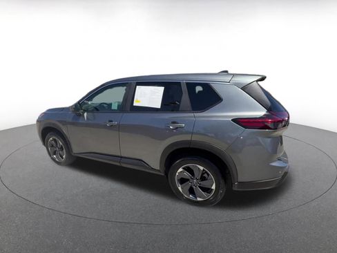 Used 2025 Nissan Rogue SV FWD image 10