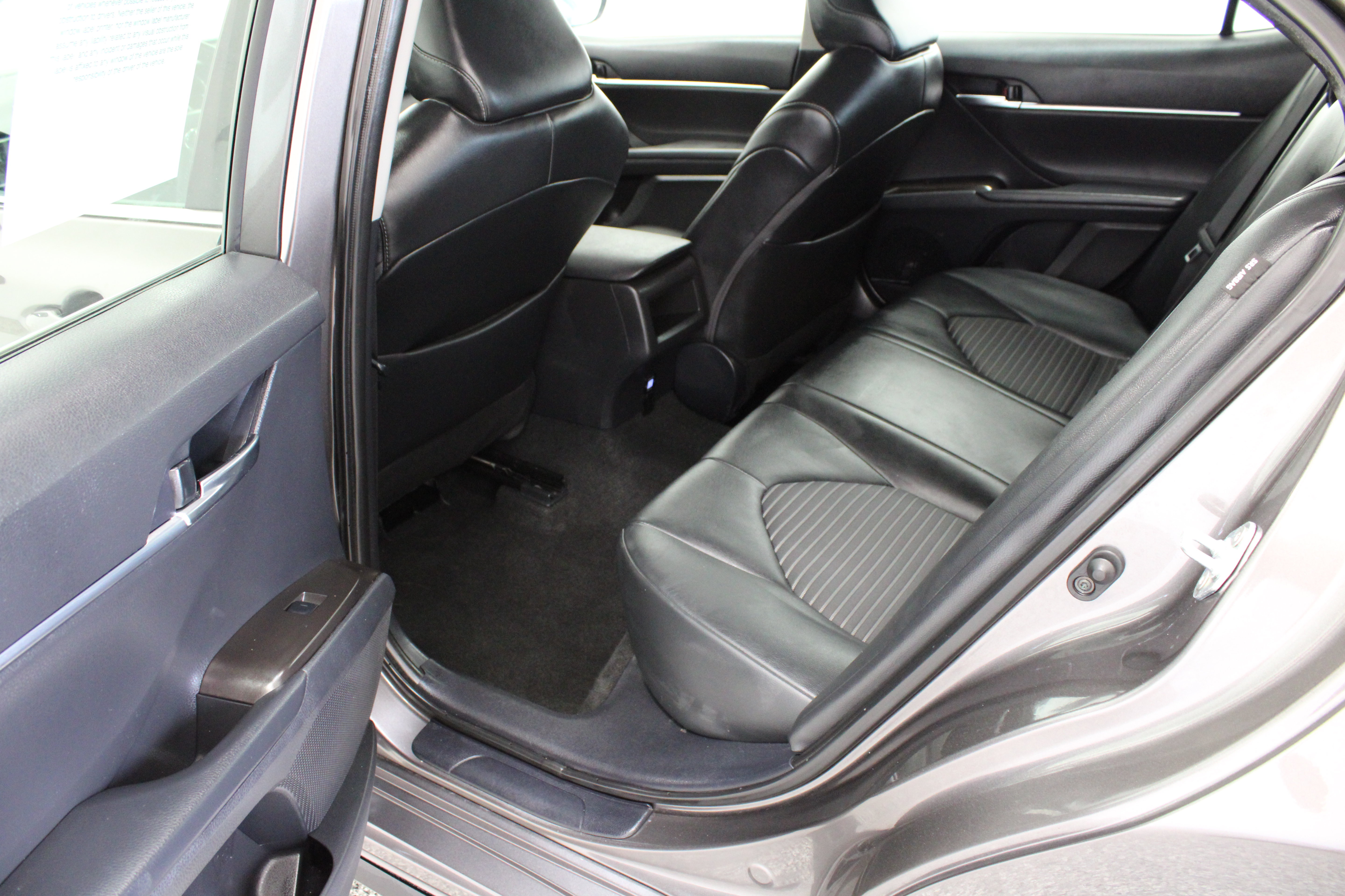 Used 2024 Toyota Camry SE w/ Convenience Package FWD image 27
