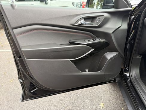 Used 2025 Chevrolet Trax RS w/ Driver Confidence Package image 14