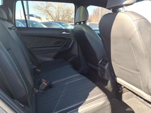 Used 2023 Volkswagen Tiguan SE R-Line image 11