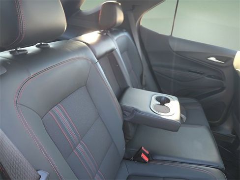 Used 2022 Chevrolet Equinox RS w/ LPO, Floor Liner Package image 29