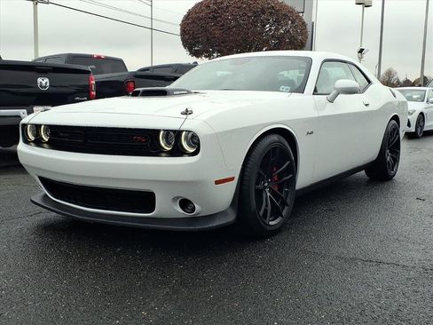 Certified 2023 Dodge Challenger R/T w/ Plus Package image 3