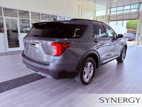 Used 2023 Ford Explorer XLT w/ Equipment Group 202A AWD/4WD image 5