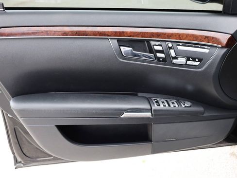 Used 2007 Mercedes-Benz S 550 image 12