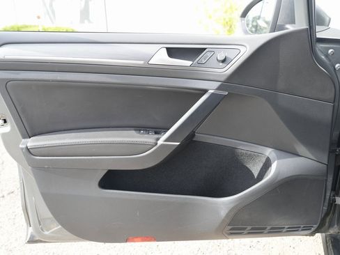 Used 2019 Volkswagen e-Golf SEL Premium image 25