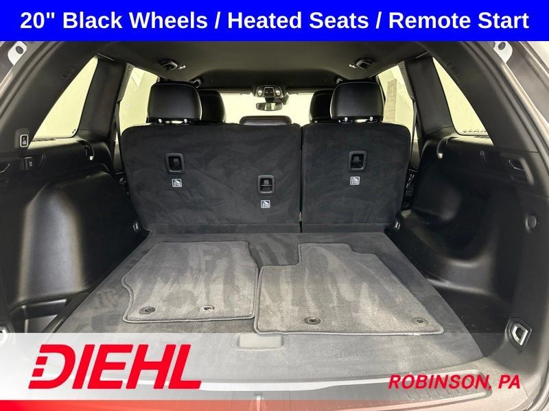 Used 2023 Jeep Grand Cherokee Altitude AWD/4WD image 9