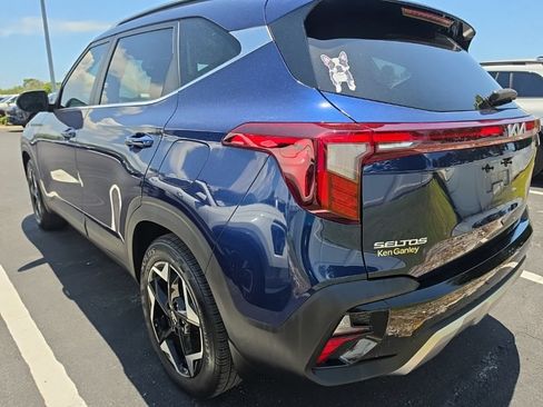Certified 2025 Kia Seltos EX w/ EX Sunroof Package FWD image 13