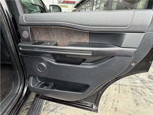 Used 2019 Ford Expedition Limited w/ Equipment Group 301A AWD/4WD image 24