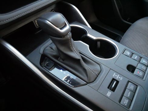 Certified 2024 Toyota Highlander LE image 27