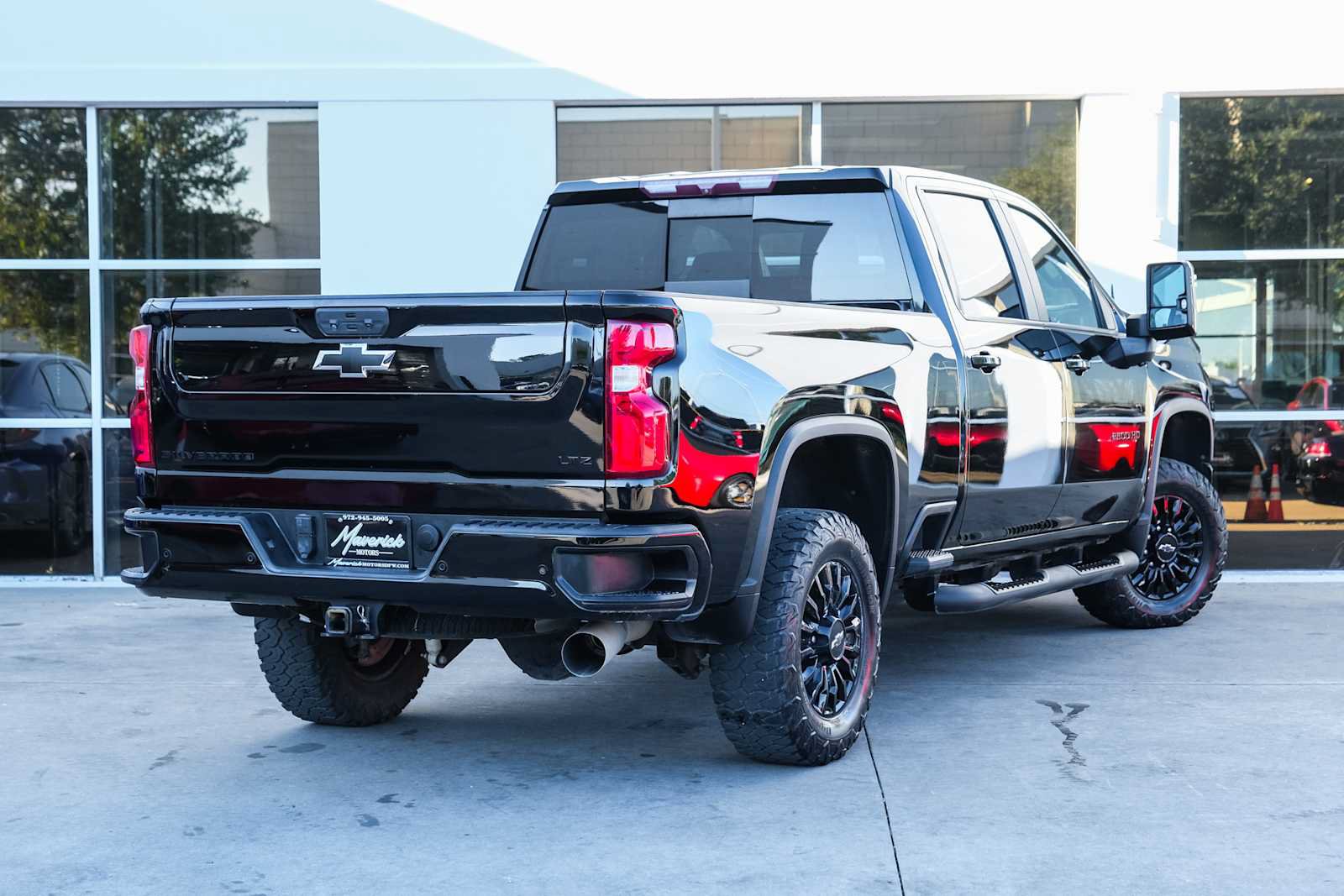 Used 2022 Chevrolet Silverado 2500 LTZ w/ LTZ Plus Package AWD/4WD image 12