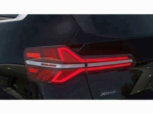 Used 2025 BMW X3 xDrive30i w/ Premium Package image 8