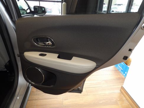 Used 2020 Honda HR-V EX image 16