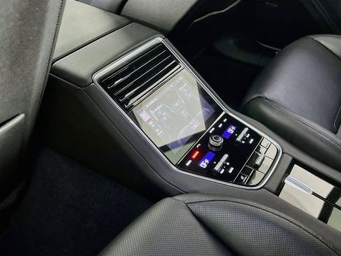 Used 2018 Porsche Panamera 4 AWD/4WD image 26