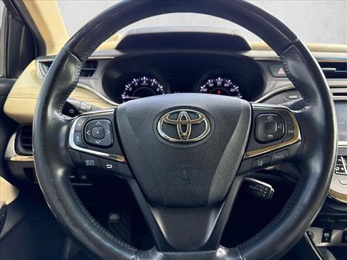 Used 2017 Toyota Avalon Limited FWD image 11