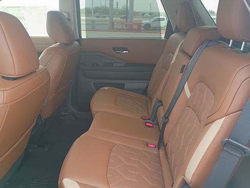 New 2026 Nissan Pathfinder Platinum image 33