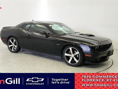 Used 2016 Dodge Challenger R/T RWD image 1