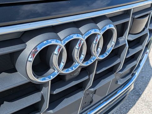 Used 2023 Audi Q8 Prestige AWD/4WD image 13