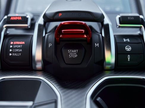 Used 2024 Lamborghini Urus Performante image 80