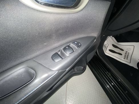 Used 2019 Nissan Sentra SR FWD image 13